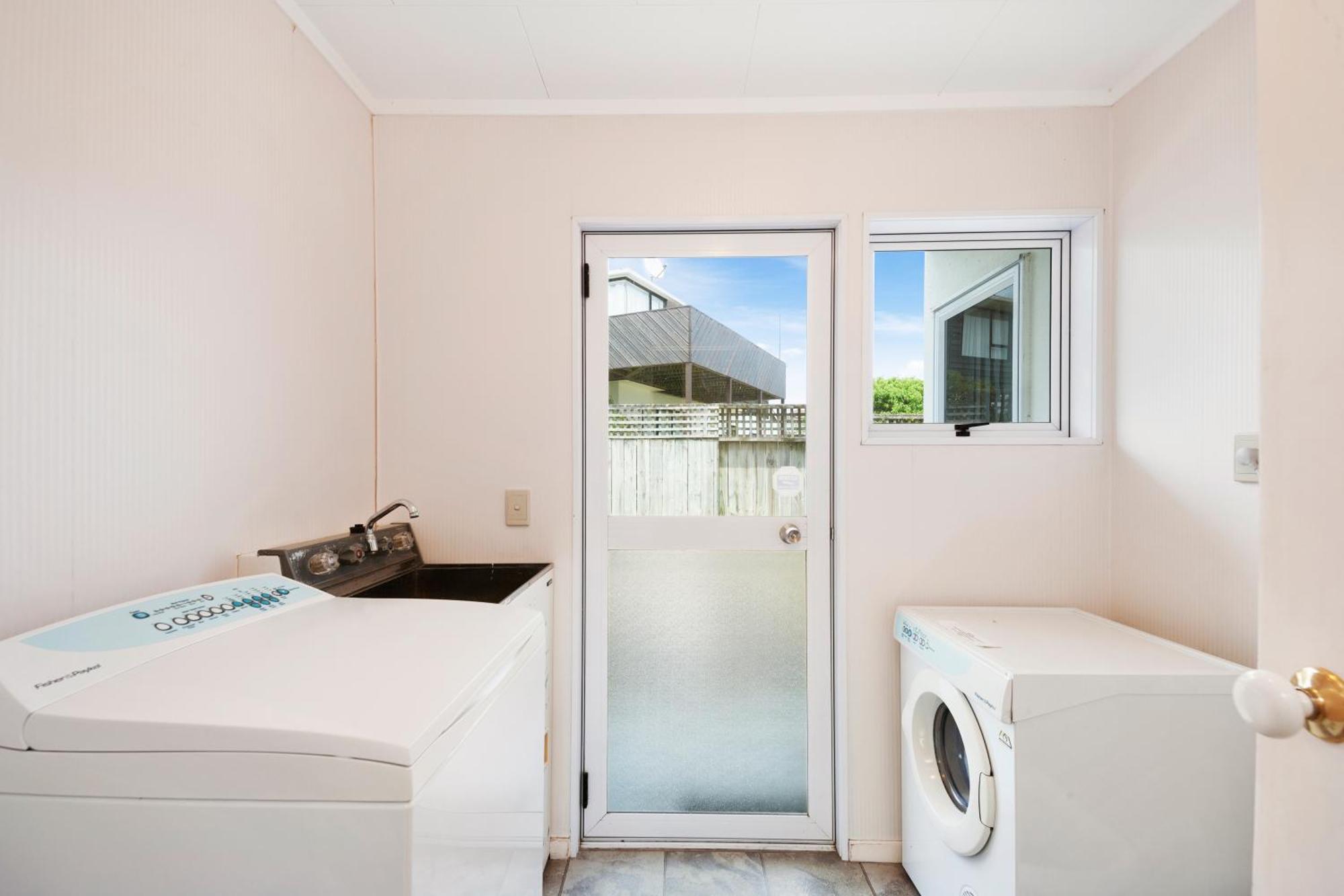 The White House - Taupo Holiday Home Экстерьер фото